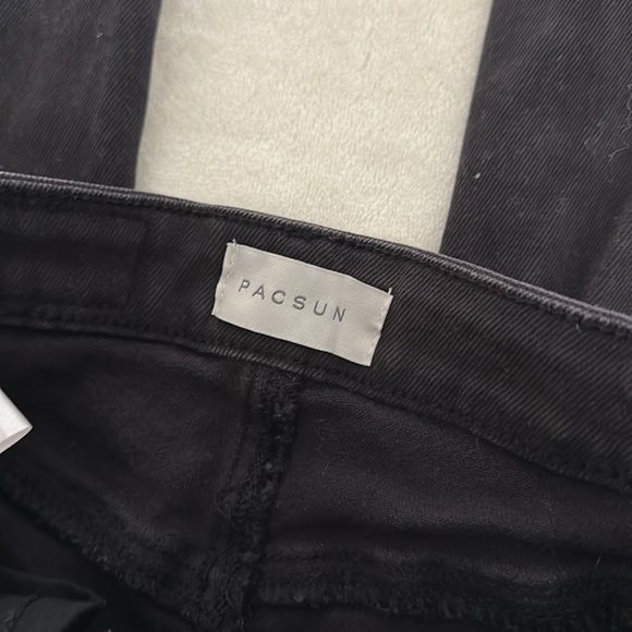 PacSun Black Curve Dad Jeans with Stretchy Fit - Picture 4 of 9